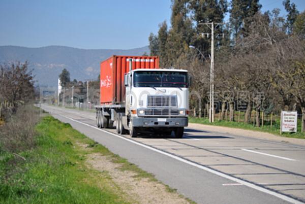 農(nóng)村路線商品道路貨物運輸 機遇、挑戰(zhàn)與發(fā)展策略